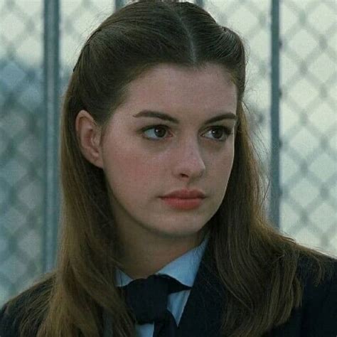 how old was anne hathaway in princess diaries